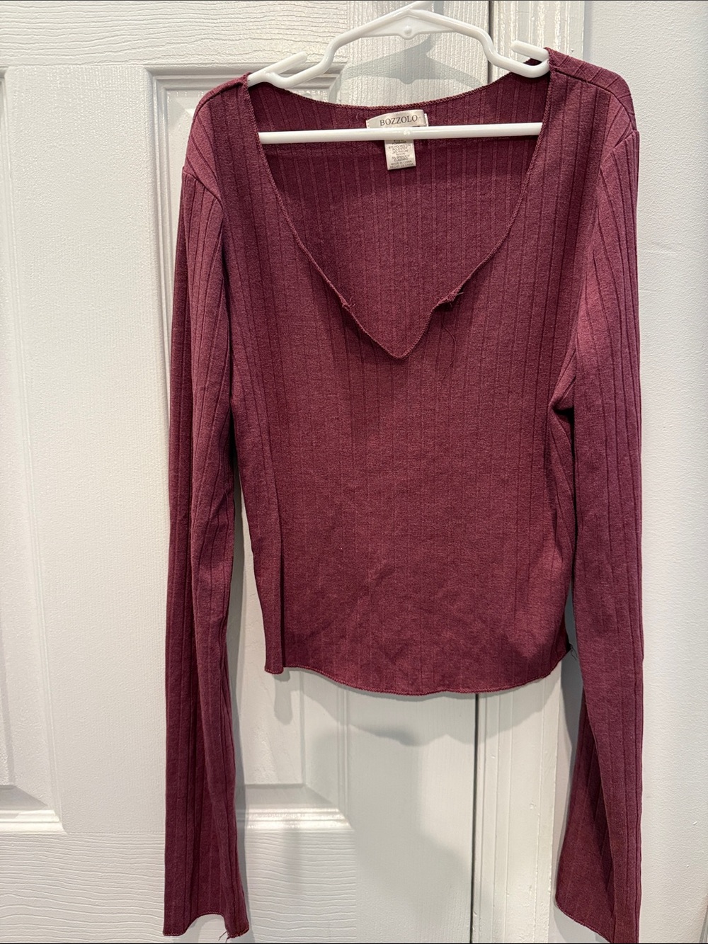 Bozzolo Ribbed Long-Sleeve V-Neck Top in Plum. Size medium